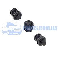 W709004S300 Клипса крепежная FORD FOCUS/C-MAX/KUGA 2003-2012 (Карта дверей) BSG